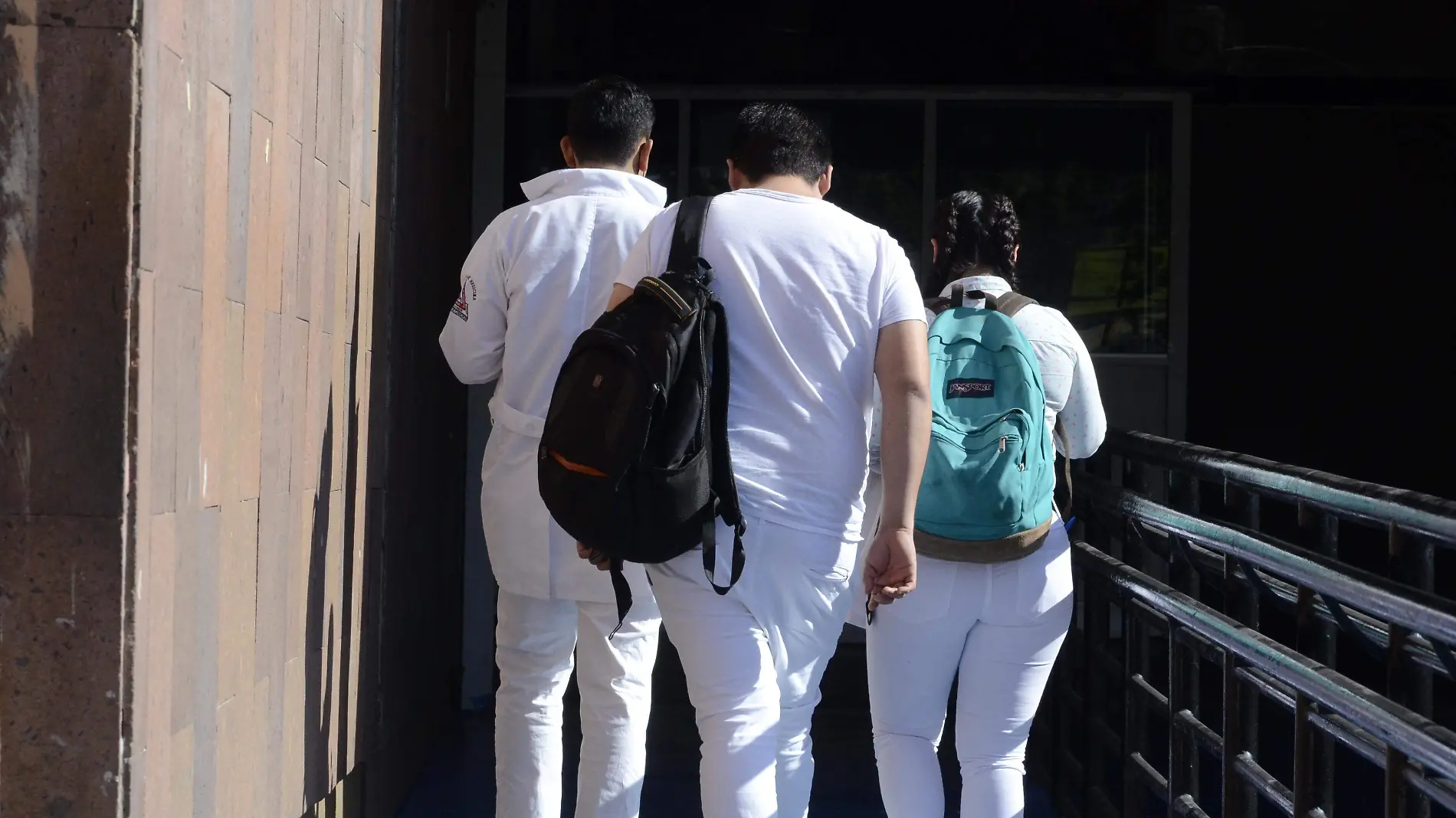 Enfermeros y Doctores del Hospital Morelos (6)